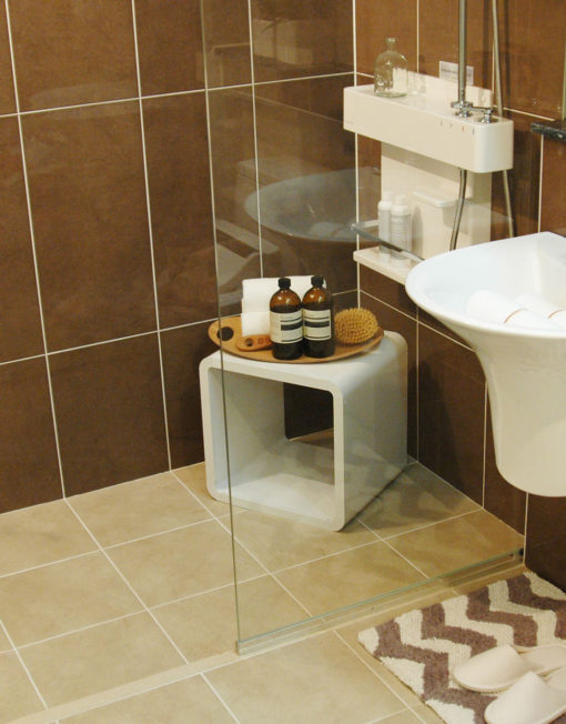 modular-cube-2121-waterproof-in-shower